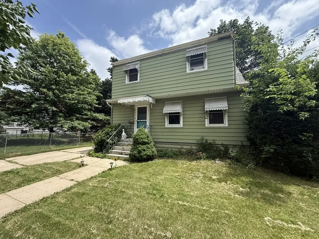 732 Bangs Street Aurora IL 60505