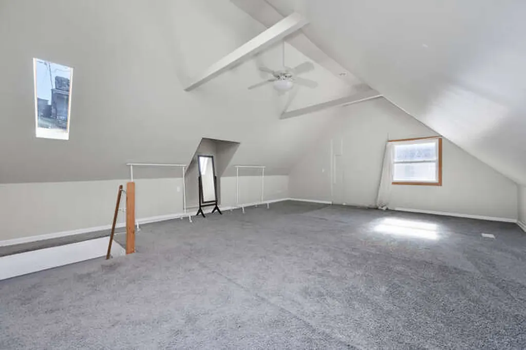 2833 North Francisco Avenue Chicago IL 60618