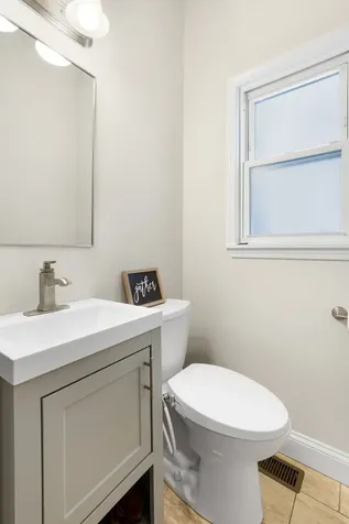 2833 North Francisco Avenue Chicago IL 60618