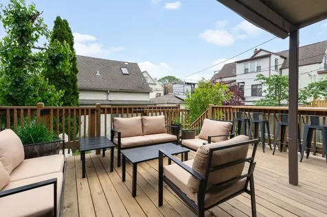 2833 North Francisco Avenue Chicago IL 60618