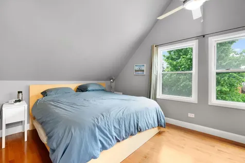 2833 North Francisco Avenue Chicago IL 60618