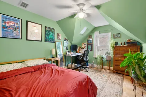 2833 North Francisco Avenue Chicago IL 60618