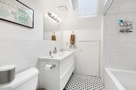 2833 North Francisco Avenue Chicago IL 60618