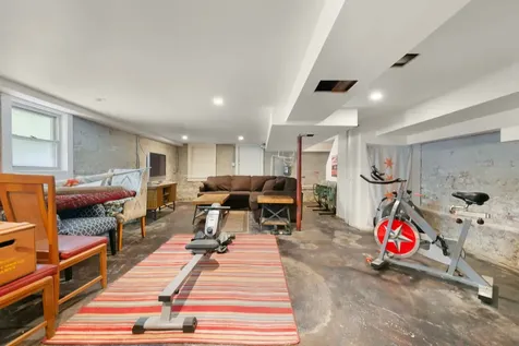 2833 North Francisco Avenue Chicago IL 60618
