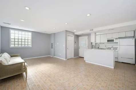 2833 North Francisco Avenue Chicago IL 60618