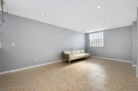 2833 North Francisco Avenue Chicago IL 60618