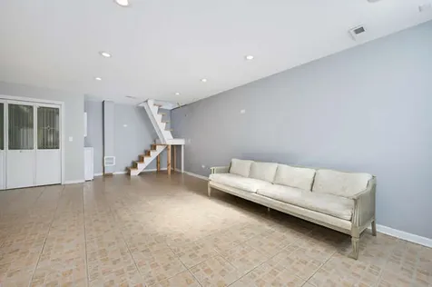 2833 North Francisco Avenue Chicago IL 60618