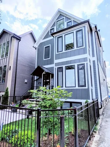 3144 North Leavitt Street Chicago IL 60618