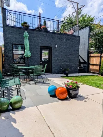 3144 North Leavitt Street Chicago IL 60618