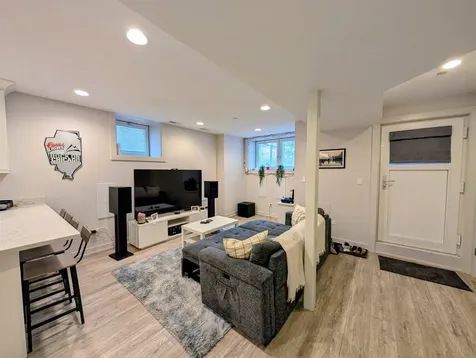 3144 North Leavitt Street Chicago IL 60618