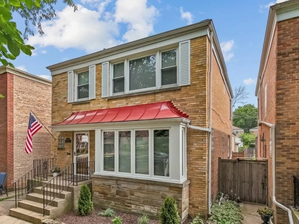 2921 West Birchwood Avenue Chicago IL 60645