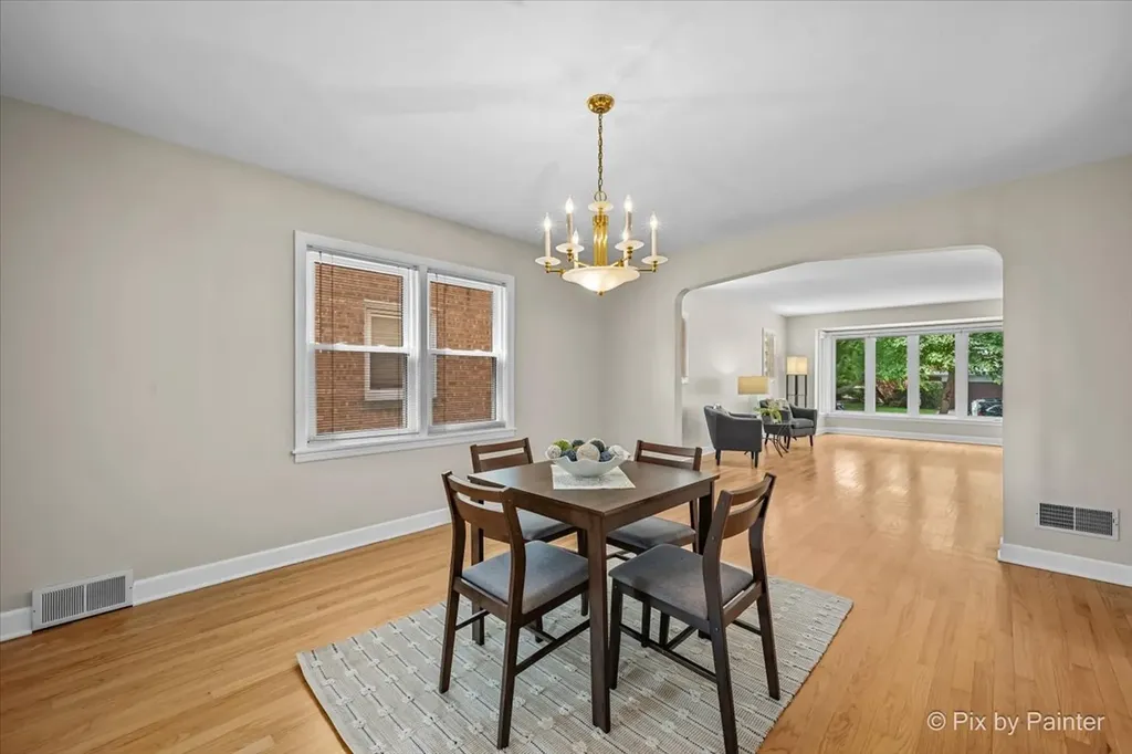 2921 West Birchwood Avenue Chicago IL 60645