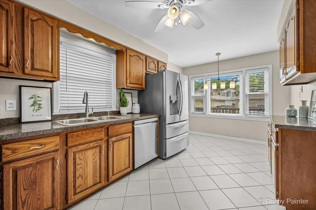 2921 West Birchwood Avenue Chicago IL 60645