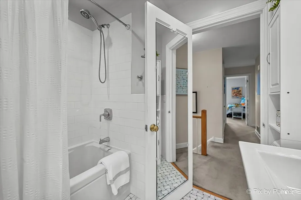 2921 West Birchwood Avenue Chicago IL 60645