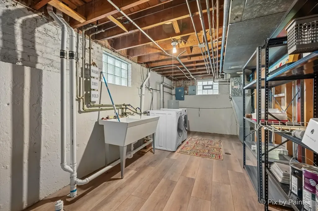 2921 West Birchwood Avenue Chicago IL 60645