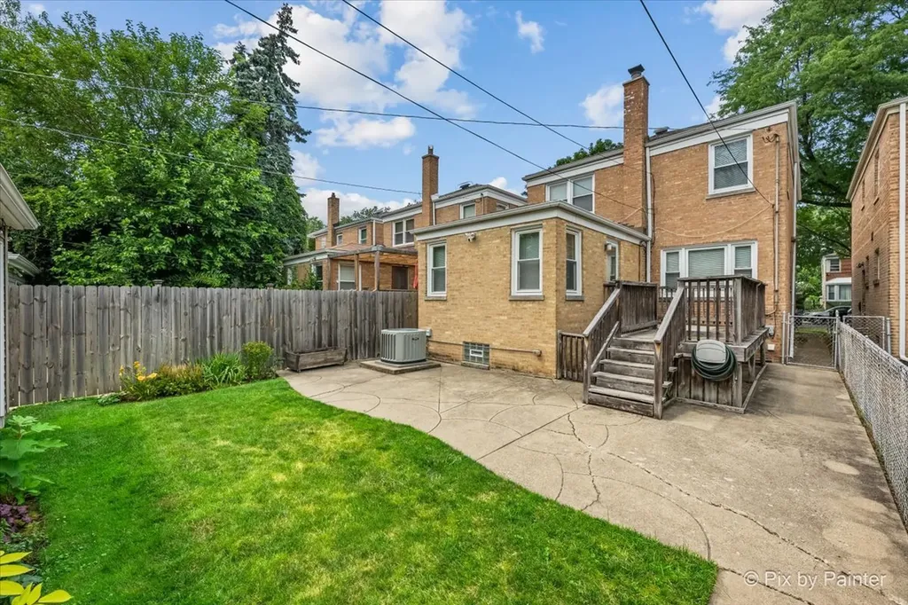 2921 West Birchwood Avenue Chicago IL 60645