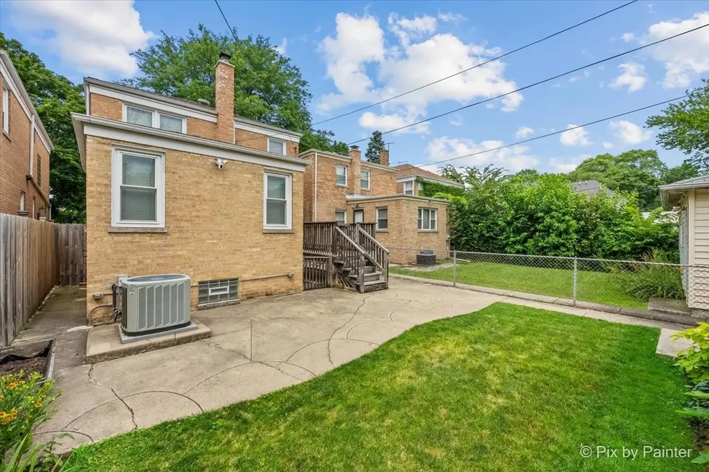 2921 West Birchwood Avenue Chicago IL 60645