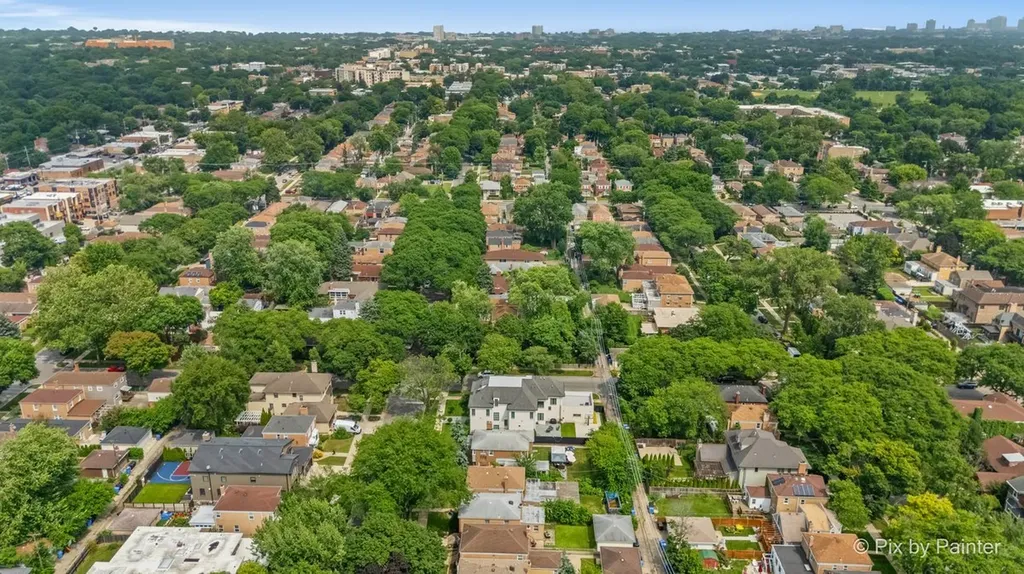 2921 West Birchwood Avenue Chicago IL 60645