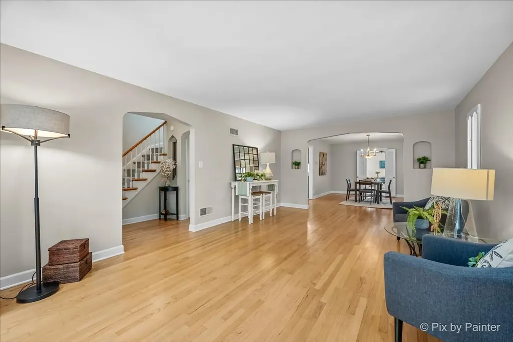 2921 West Birchwood Avenue Chicago IL 60645