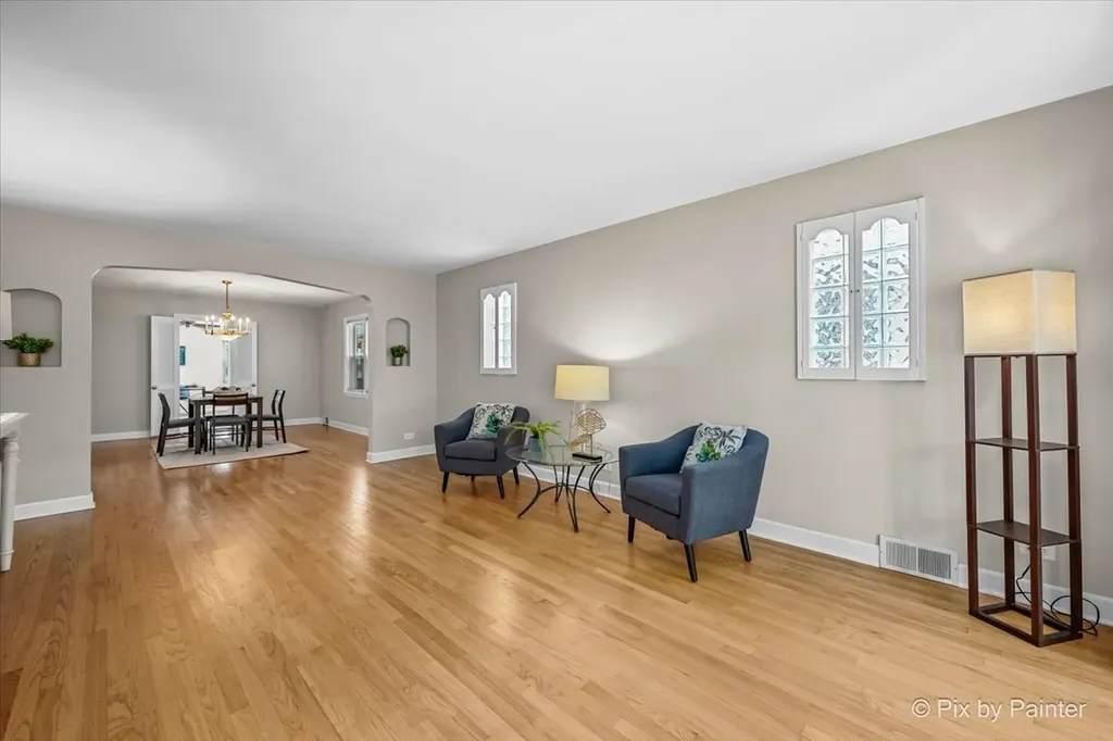2921 West Birchwood Avenue Chicago IL 60645