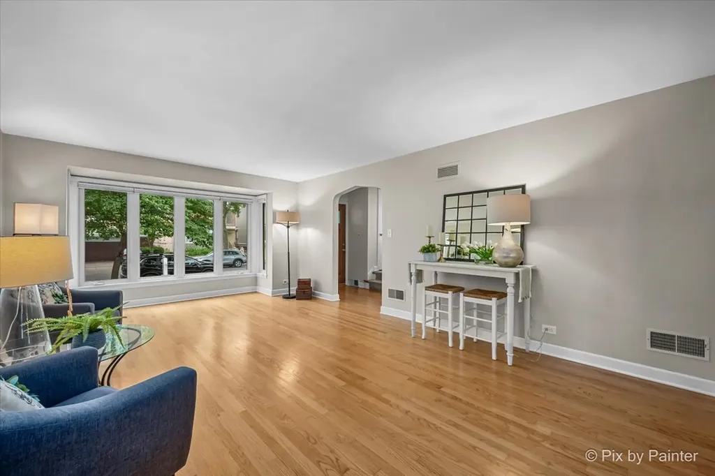 2921 West Birchwood Avenue Chicago IL 60645