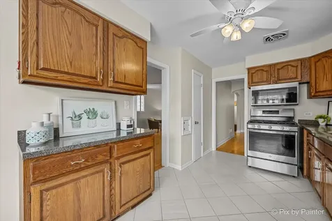 2921 West Birchwood Avenue Chicago IL 60645