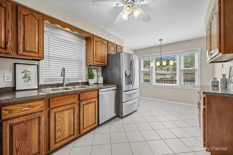 2921 West Birchwood Avenue Chicago IL 60645