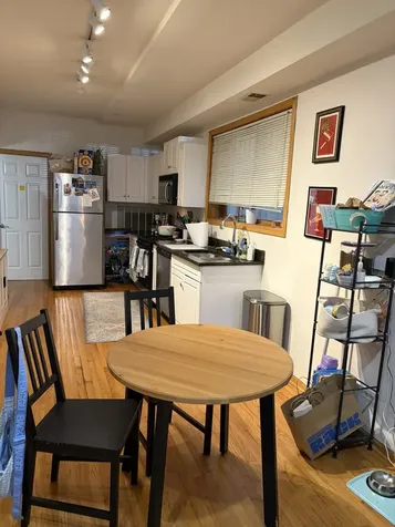 1543 West Thomas Street Chicago IL 60642
