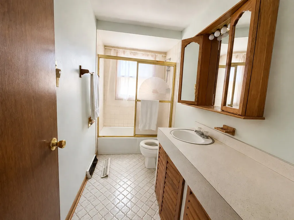 11250 South Green Bay Avenue Chicago IL 60617