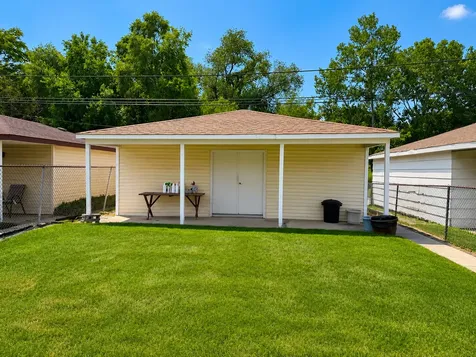 11250 South Green Bay Avenue Chicago IL 60617