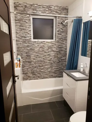 3828 North Mozart Street Chicago IL 60618