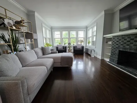 3828 North Mozart Street Chicago IL 60618
