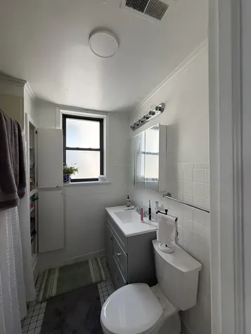 4847 North Damen Avenue Chicago IL 60625