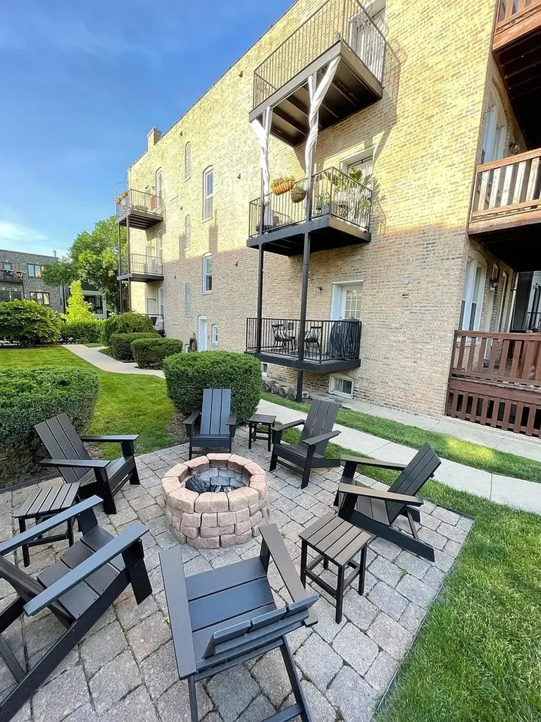 2025 West Erie Street Chicago IL 60612