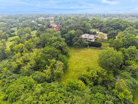 24283 North Grandview Drive Lake Barrington IL 60010