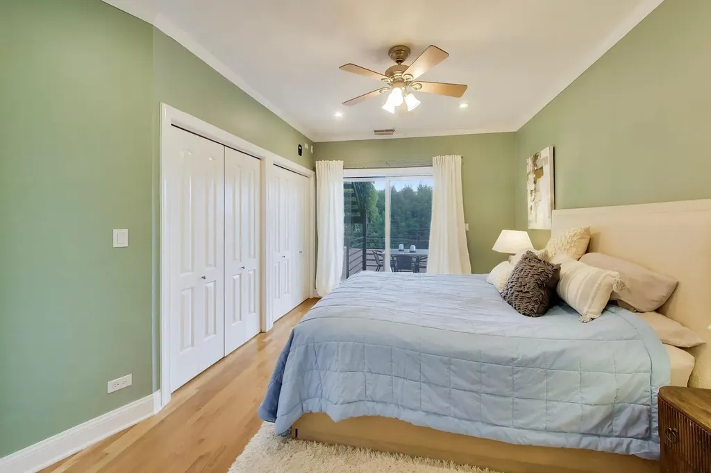 1922 West Armitage Avenue Chicago IL 60622