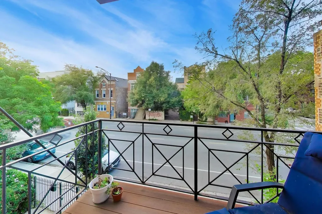 1922 West Armitage Avenue Chicago IL 60622