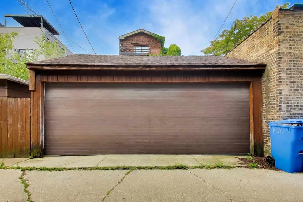 1922 West Armitage Avenue Chicago IL 60622