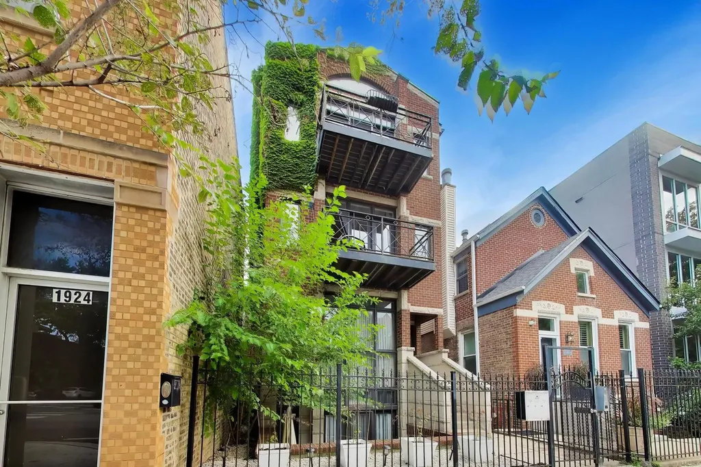 1922 West Armitage Avenue Chicago IL 60622