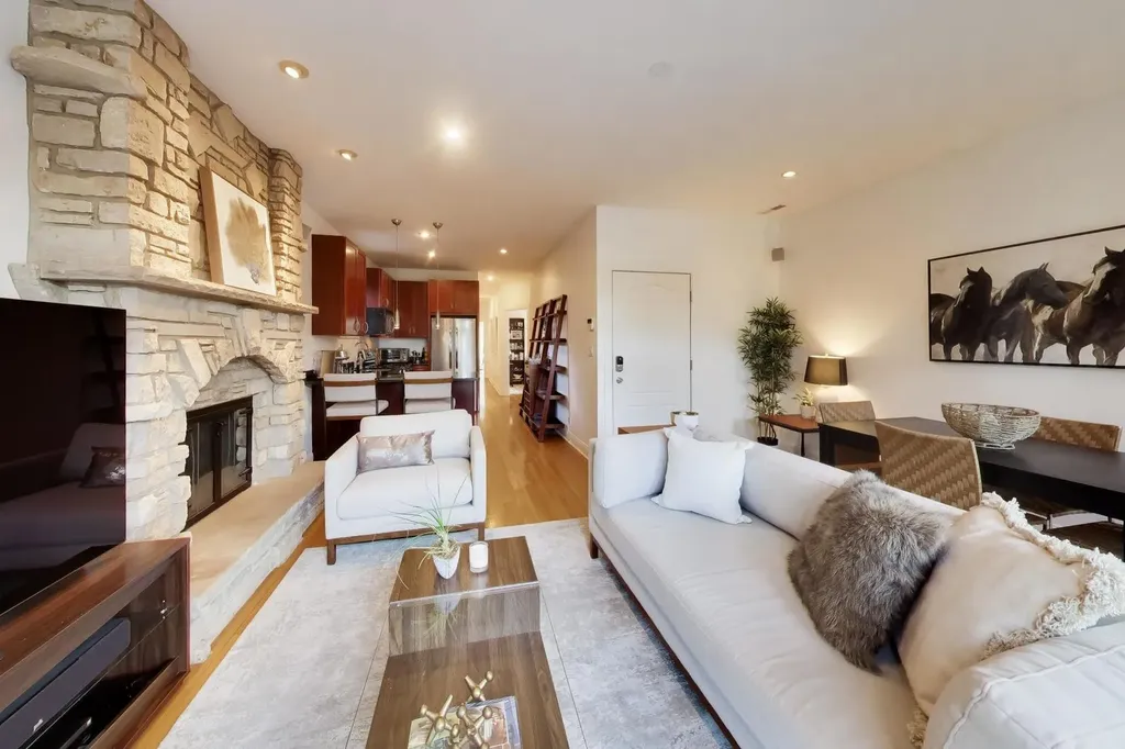 1922 West Armitage Avenue Chicago IL 60622