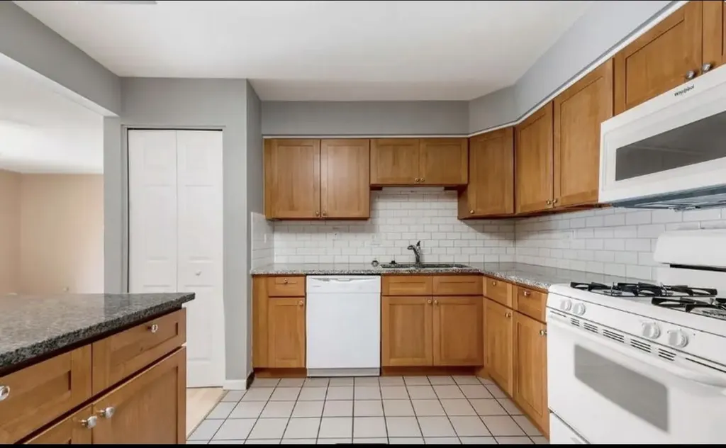 238 East Bailey Road Naperville IL 60565