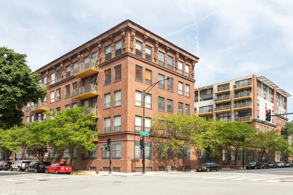 1910 South Indiana Avenue Chicago IL 60616