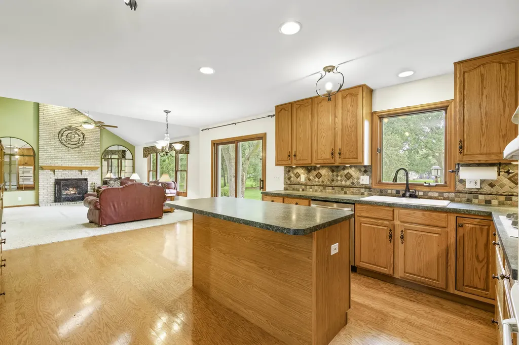 997 South Hampton Court Aurora IL 60506