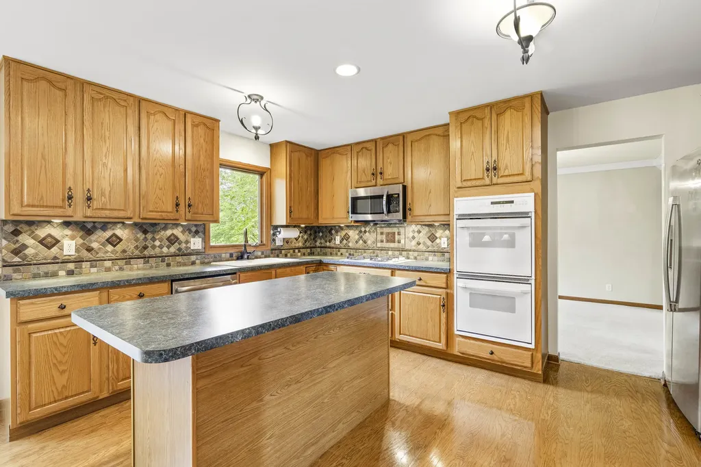 997 South Hampton Court Aurora IL 60506