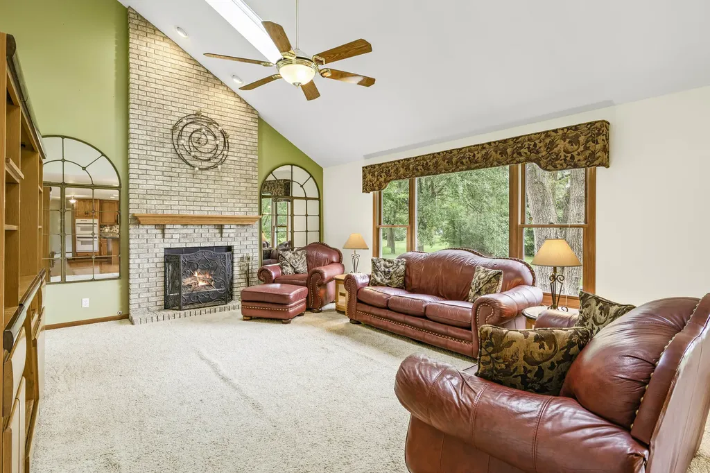 997 South Hampton Court Aurora IL 60506