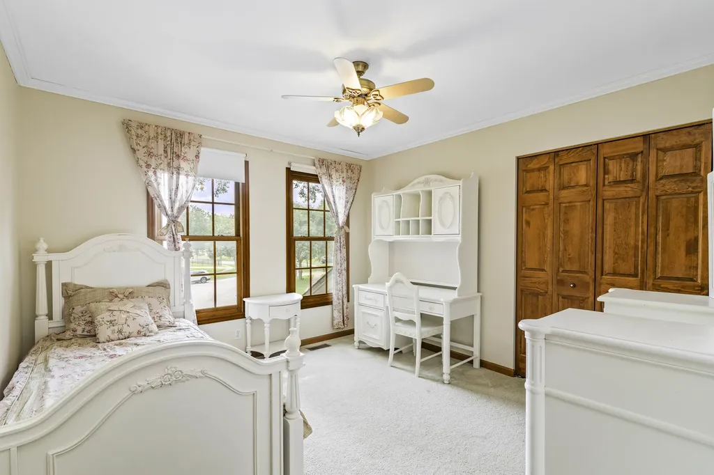 997 South Hampton Court Aurora IL 60506