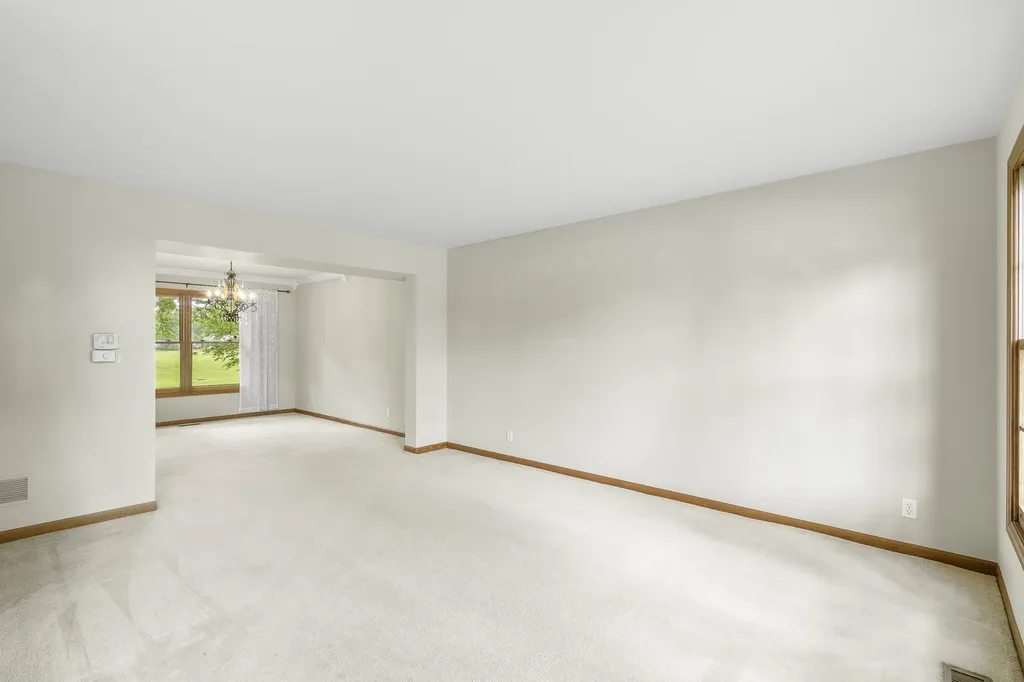 997 South Hampton Court Aurora IL 60506
