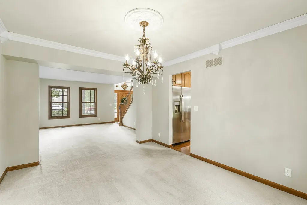 997 South Hampton Court Aurora IL 60506
