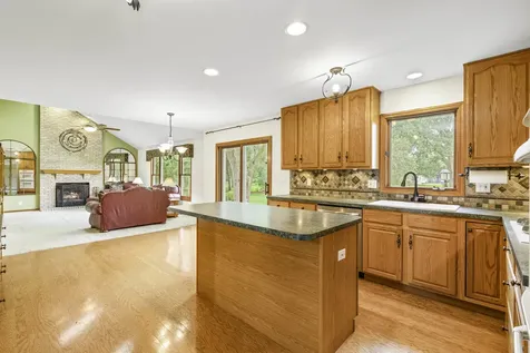 997 South Hampton Court Aurora IL 60506