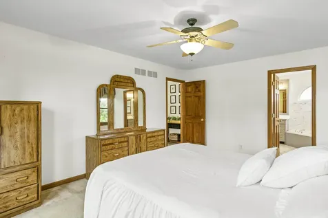 997 South Hampton Court Aurora IL 60506